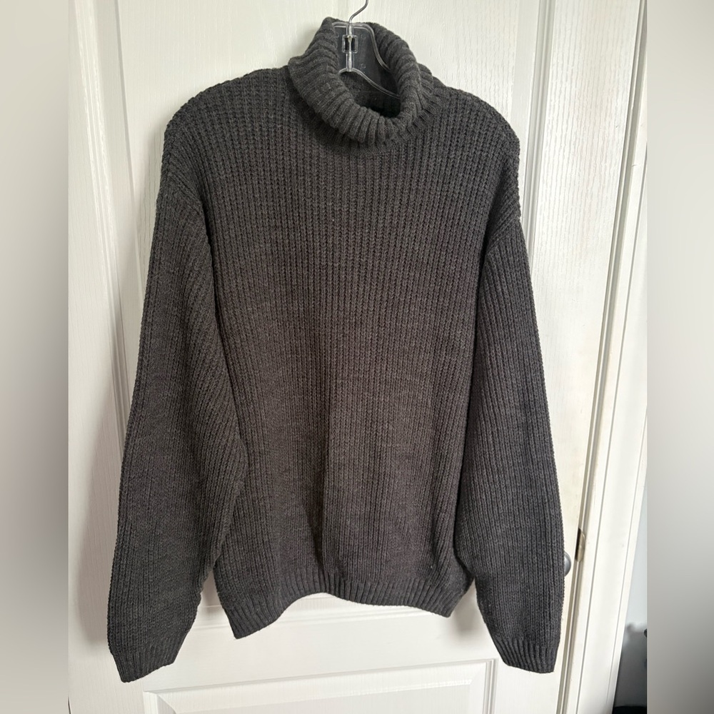 ASOS Design men’s medium gray knit mock neck sweater